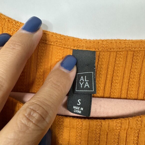 2/$30 ALYA Crochet Short Sleeve Rib-knit Tee Mustard Small #A0335 TRB2 - Picture 5 of 7